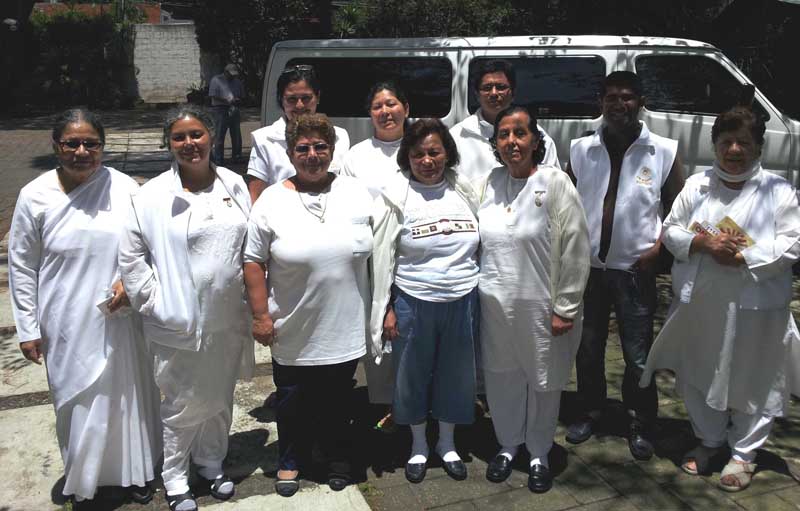 BK El Salvador family in Guatemala Center with van driver BK El Salvador family in Guatemala Center with van driver