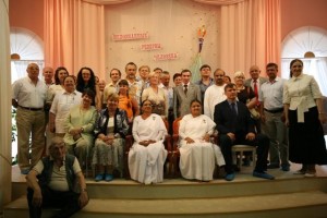 Photo Caption: Shashibehn of Mount Abu with the VIPs in a group photo in Moscow.