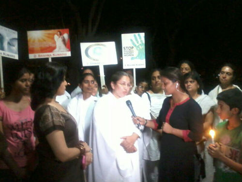 Silent Candle March At Mumbais Juhu Beach To Condole Delhi Rape Victims Death