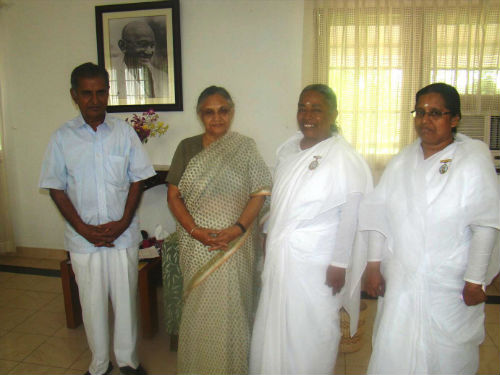 B.K Sisters Felicitate Sheila Dikshit New Governor of Kerala