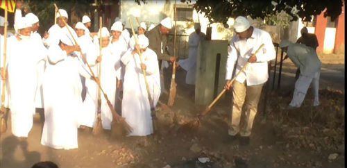 Swatch Bharat Abhiyaan (Clean India Campaign) by Brahma Kumaris